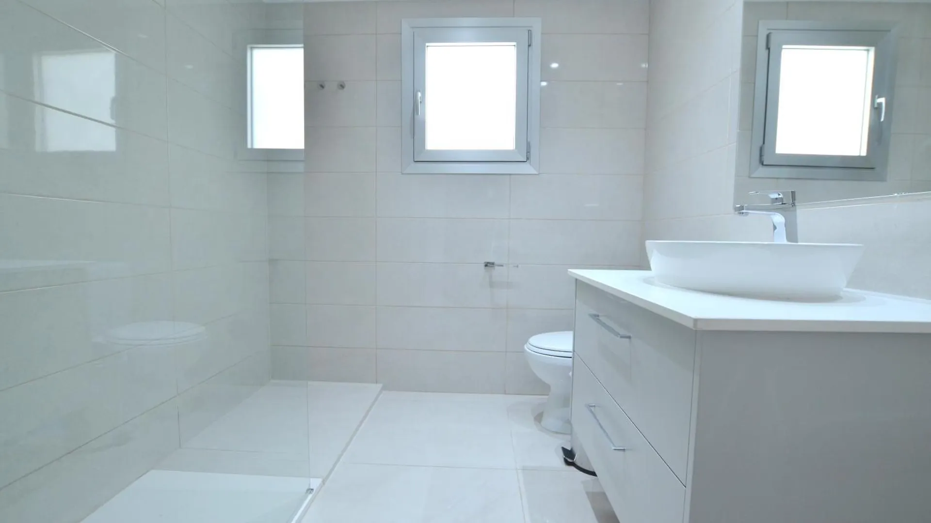 Finikoudes 3 Bedroom Seaview Flat Larnaca 0*,  Cipru