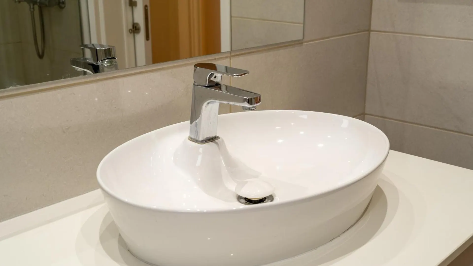 Finikoudes 3 Bedroom Seaview Flat Larnaca