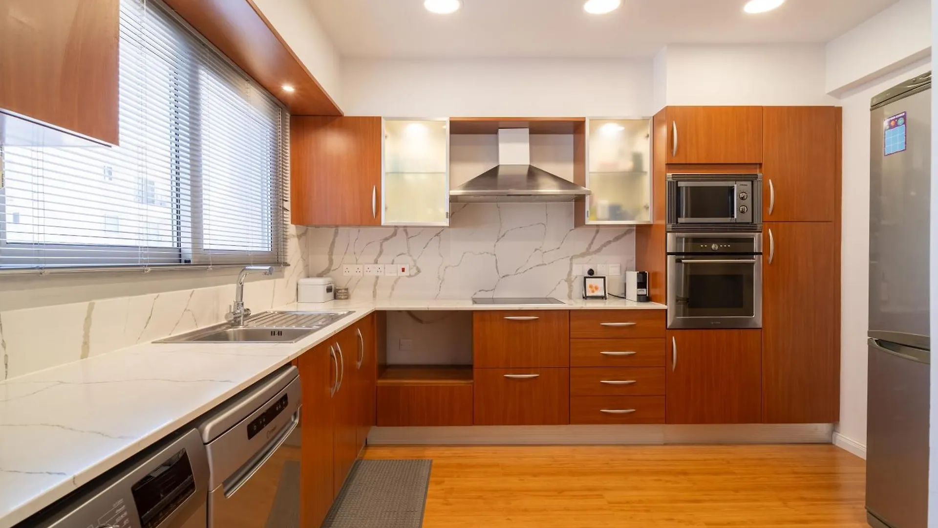 Finikoudes 3 Bedroom Seaview Flat Larnaca Cipru