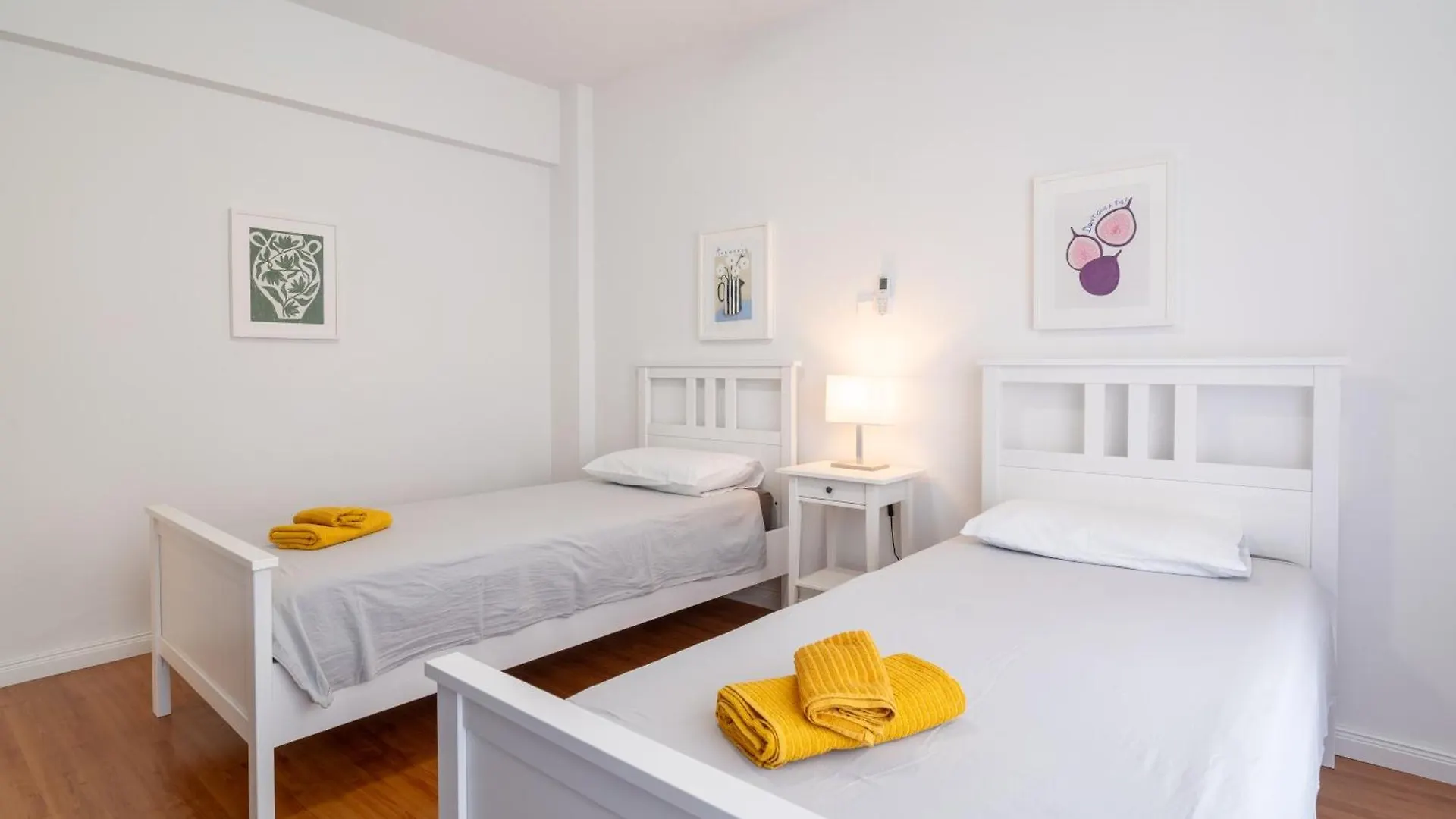 Finikoudes 3 Bedroom Seaview Flat Larnaca