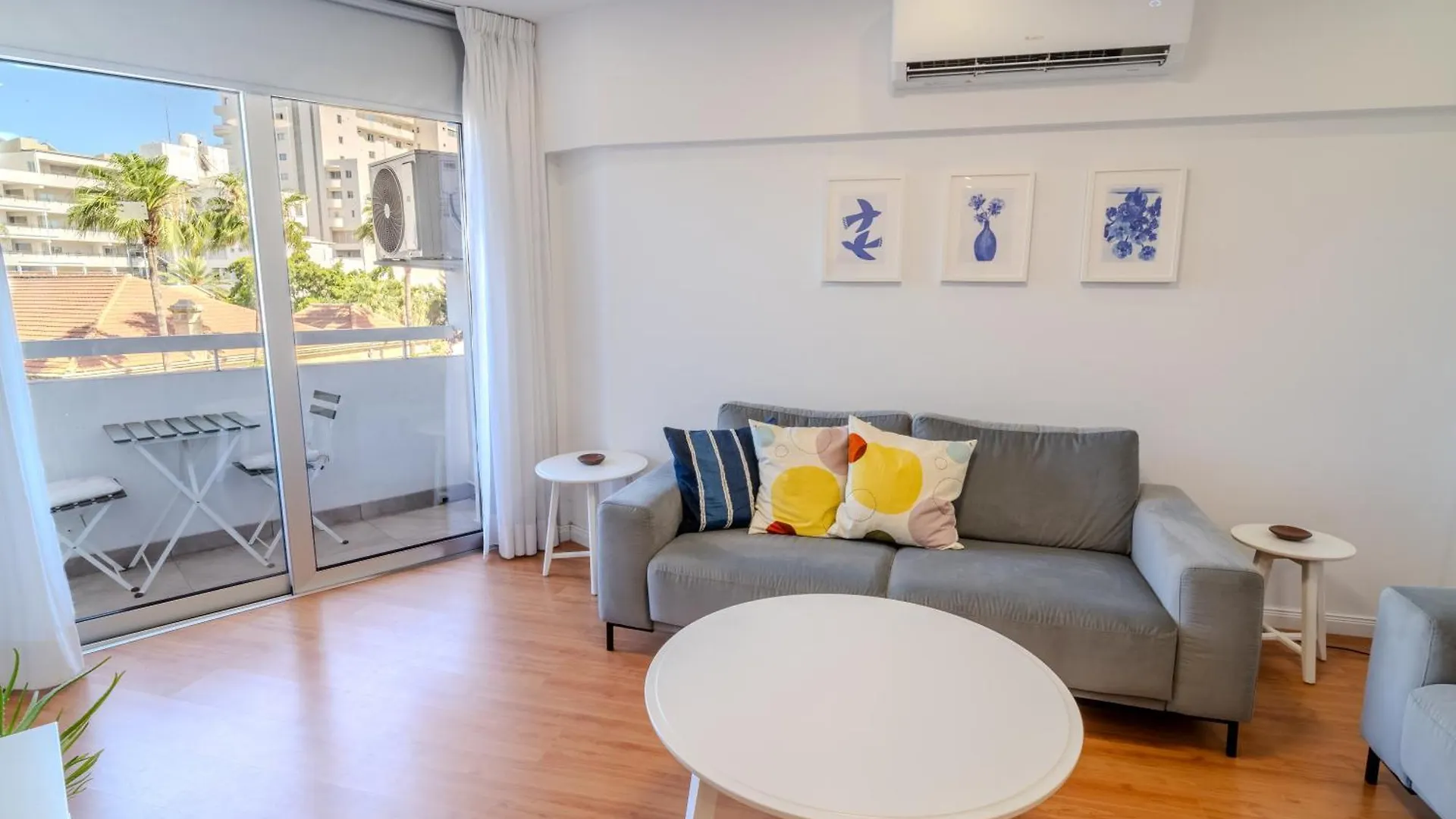 Apartament Finikoudes 3 Bedroom Seaview Flat Larnaca